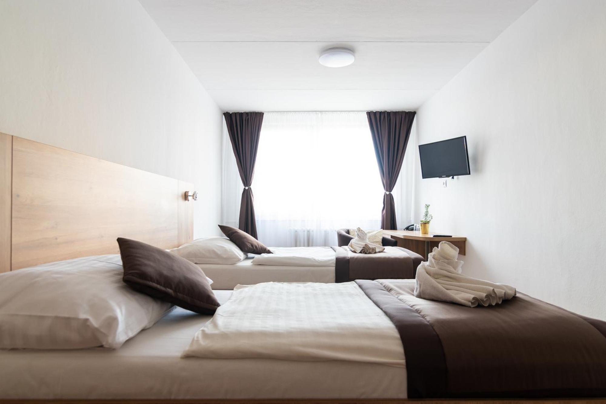 Hotel Akademia Кошице Экстерьер фото